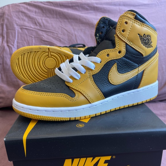 Jordan 1 High Pollen 5.5Y - Picture 1 of 3
